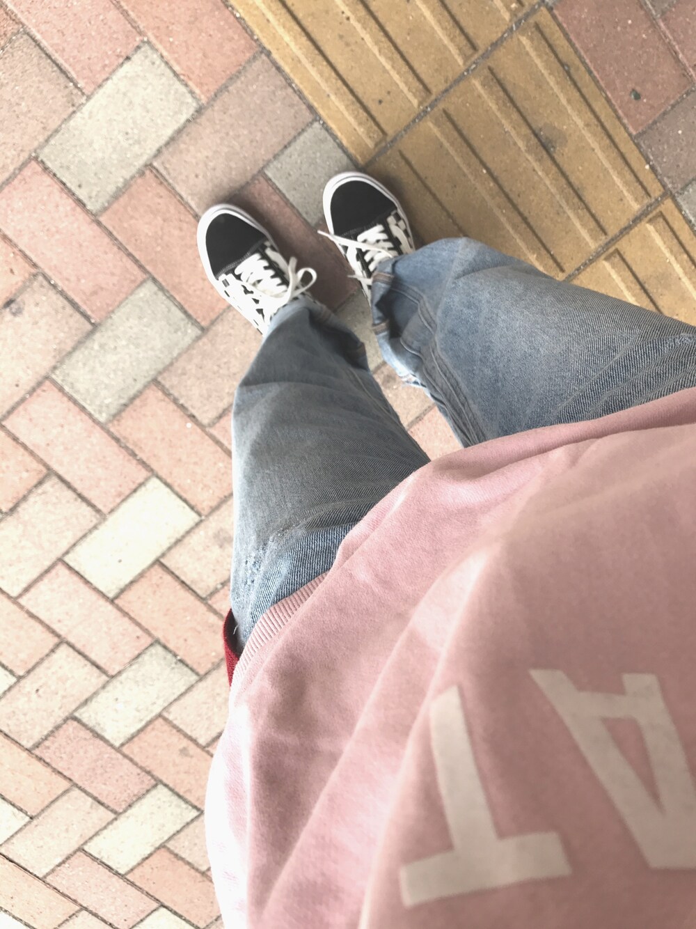 「Levi'sのアイテム（デニムパンツ、ブルー系）」を使った、arr..さん（レディース・152cm）の秋コーディネートの1枚目の写真