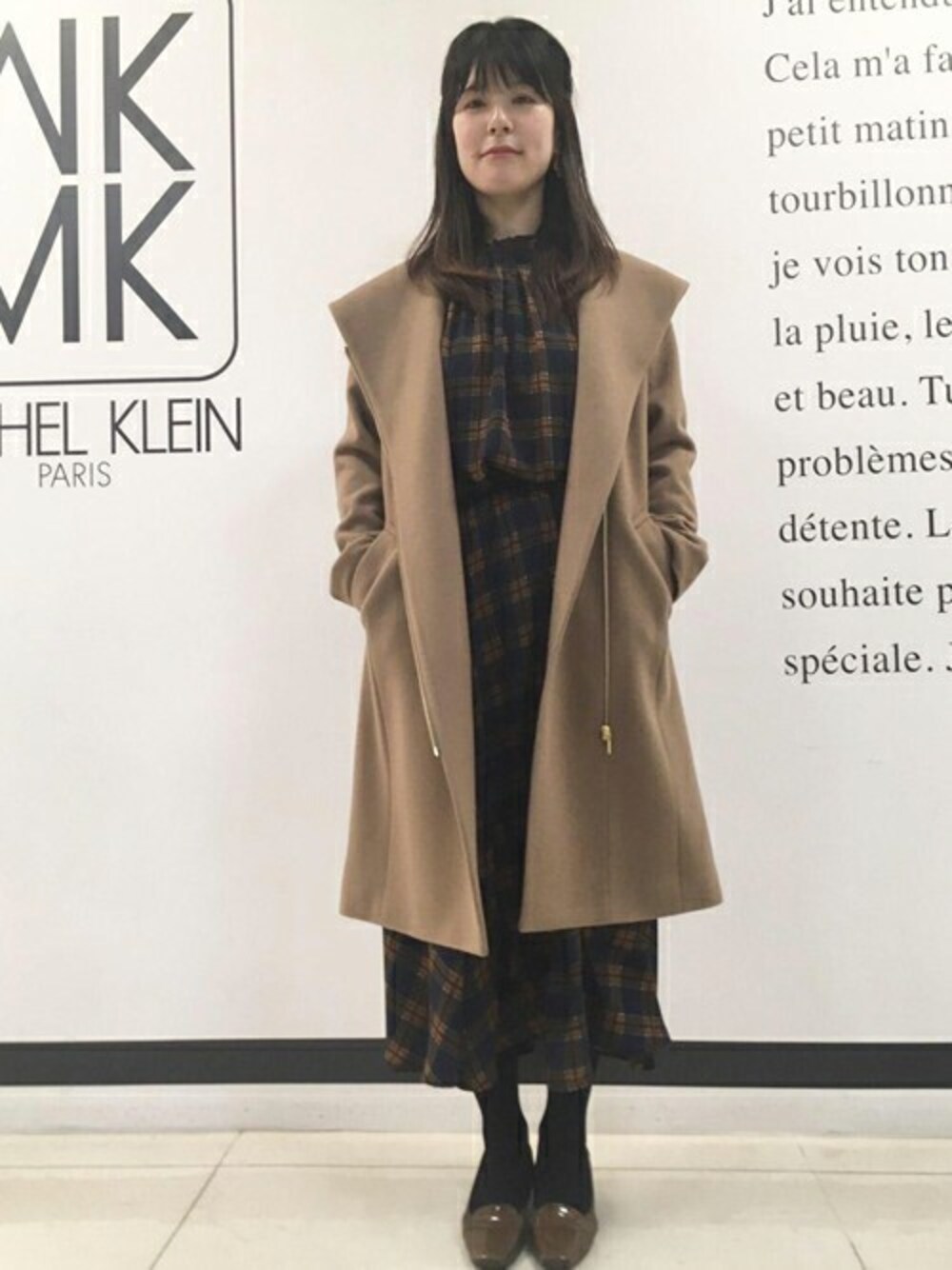 「セットアップ、ウールコート、チェック柄、冬コーデ、大人カジュアル、フード付きアウター、ootd、outfit、大人フェミニン」｜「MK MICHEL KLEINのフードデザインウールコート（その他アウター、ベージュ系）」を使った、MKミッシェルクランさん（レディース・166cm）の秋コーディネートの1枚目の写真