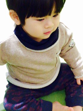 「babygap」｜「アイテム（スウェット）」を使った、Allenさん（キッズ・70cm）の冬コーディネート