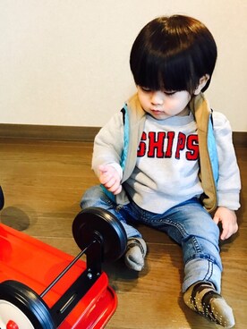 「アイテム（ベスト、ブルー系）」を使った、Allenさん（キッズ・70cm）の冬コーディネート
