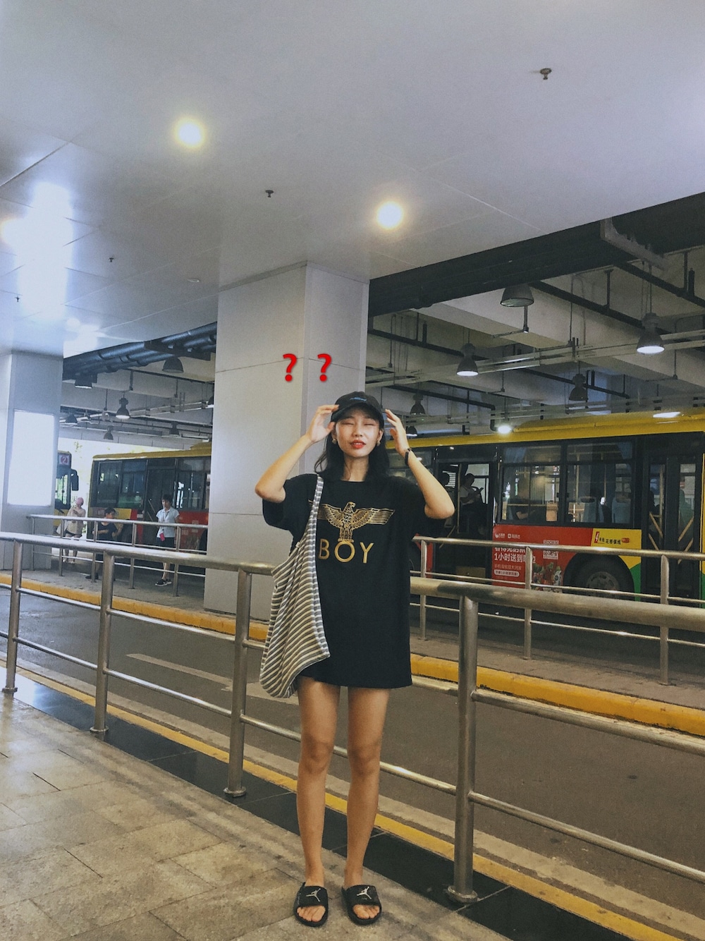 「BOY LONDONのアイテム（Tシャツ/カットソー、ブラック系）」を使った、haxhaxさん（レディース・168cm）の夏コーディネートの1枚目の写真