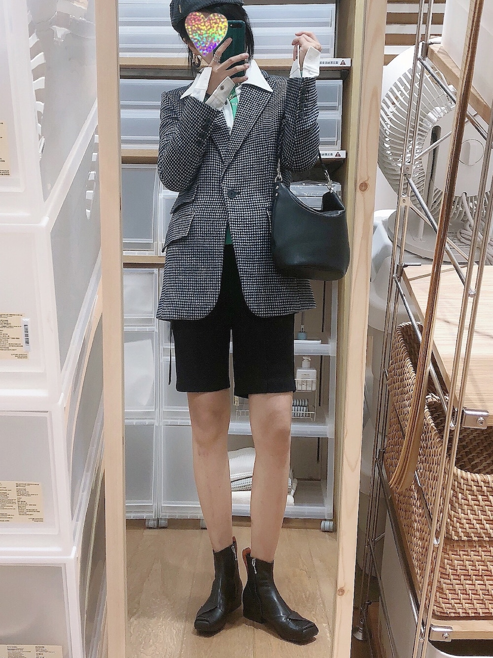 「MUのアイテム（ショルダーバッグ、ブラック系）」を使った、haxhaxさん（レディース・168cm）の秋コーディネートの1枚目の写真