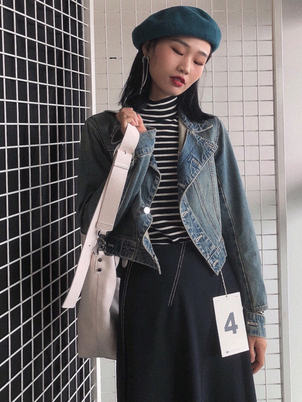 「MUのアイテム（デニムジャケット、ブルー系）」を使った、haxhaxさん（レディース・168cm）の秋コーディネートの1枚目の写真