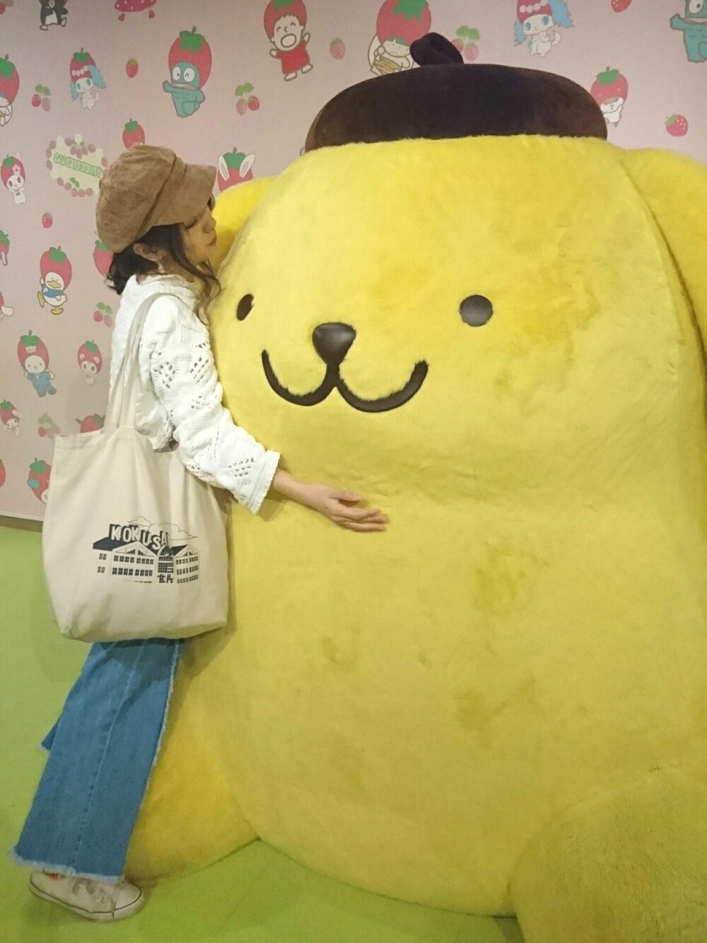 「ブラウス、ニット、ワイドパンツ、コンバース、デニム、フリル、プチプラ、カジュアル、GU」｜「しまむらのアイテム（シャツ/ブラウス、ホワイト系）」を使った、周さん（レディース・161cm）の春コーディネートの1枚目の写真