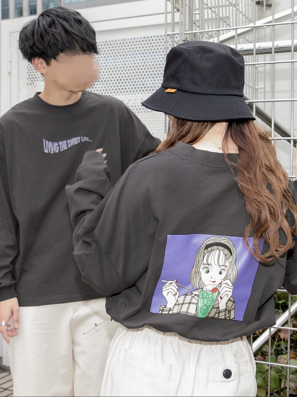 「パンツスタイル、カジュアル、古着、リンクコーデ、カップルコーデ、シミラールック、バケットハット、メンズライク、プチプラ、ラフ」｜「PairPairのピスネーム付きバケットハット（ハット、ブラック系）」を使った、pairpairさん（レディース・165cm）の冬コーディネートの1枚目の写真