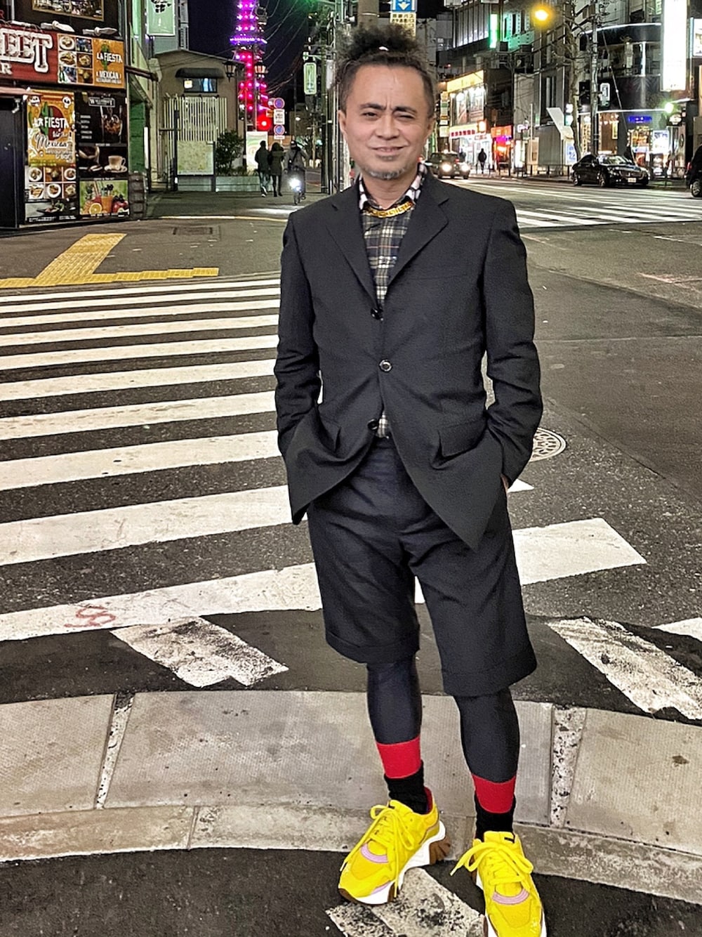 「黒コーデ、street、ブラック、BALENCIAGA、HIPHOP、ストリート、streetstyle、culture」｜「VERSACEのアイテム（ネックレス、ゴールド系）」を使った、$ergio Mutoさん（メンズ・164cm）の冬コーディネートの1枚目の写真