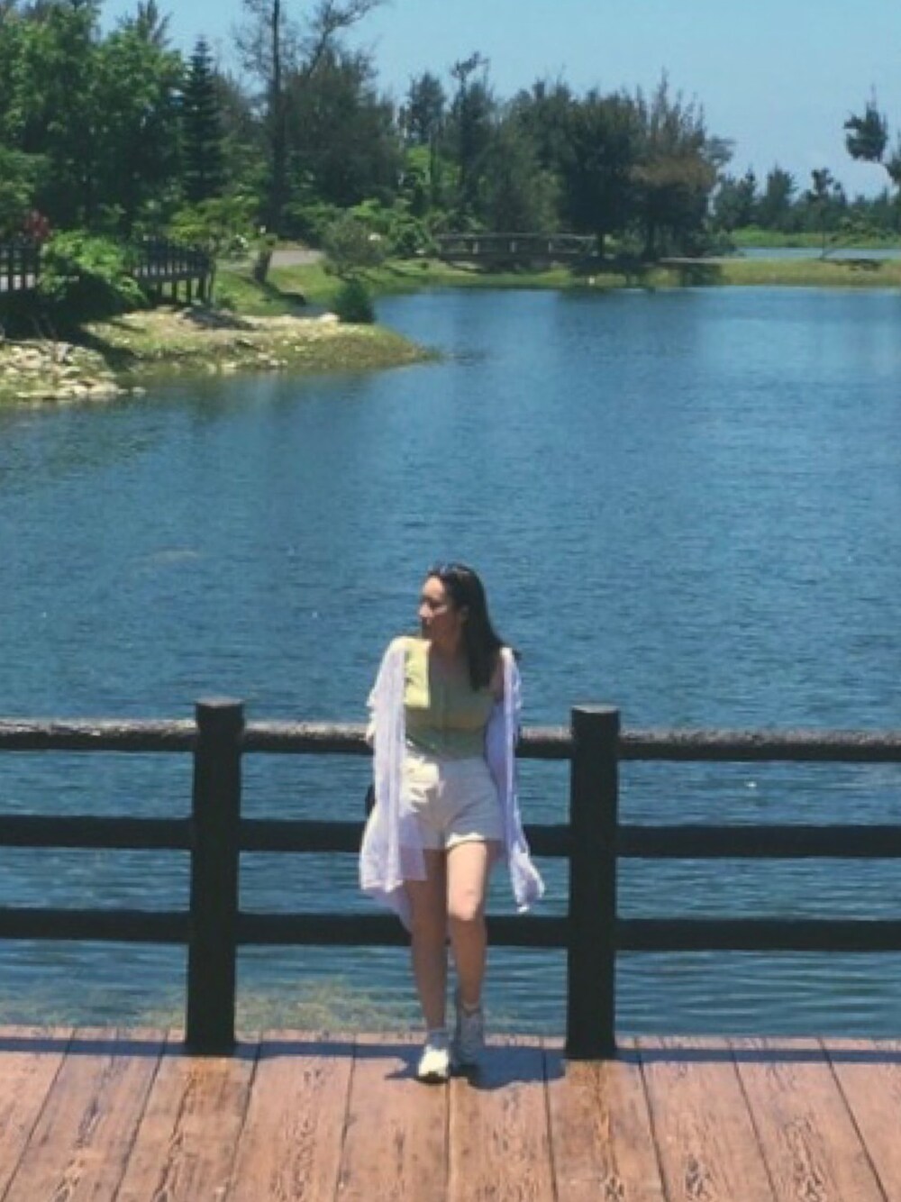 「ootd、夏、球鞋、休閒、女人味、牛仔褲、韓系」｜「SHEINのアイテム（スニーカー、その他）」を使った、Indigochildさん（レディース・155cm）の夏コーディネートの1枚目の写真
