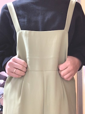 「GU（ジーユー）のアイテム（サロペット/オーバーオール、グリーン系）」を使った、ももちさん（レディース・156cm）の冬コーディネート