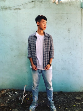 「Yeezy（イージー）のアイテム（その他シューズ）」を使った、洪偉豪さん（メンズ・183cm）の冬コーディネート