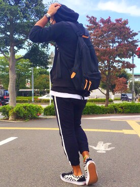 「アイテム（バングル/リストバンド、ブラウン系）」を使った、DAISUKEさん（メンズ・172cm）の秋コーディネート