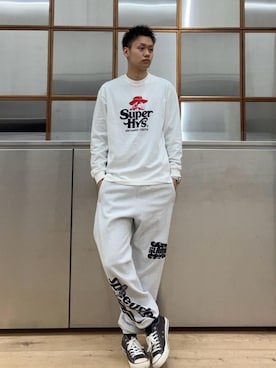 「でにむ」｜「アイテム（スウェットパンツ）」を使った、Linさん（メンズ・177cm）の冬コーディネート