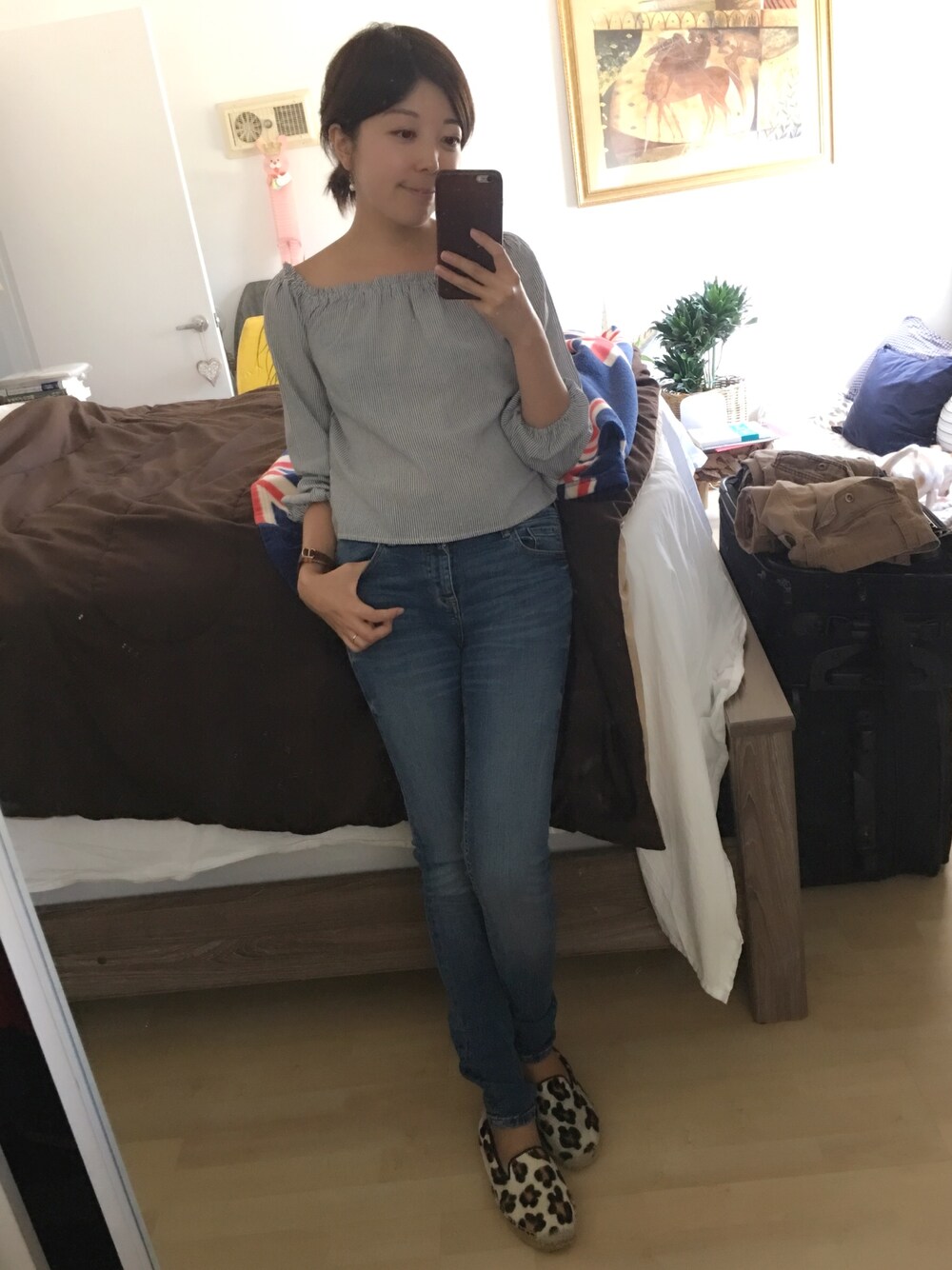 「シンプルコーデ、夏コーデ、大人カジュアル、きれいめカジュアル、デニムパンツ、オフショル、stripe、denim、ZARA、offshoulder」｜「ZARAのアイテム（デニムパンツ、その他）」を使った、Gummy Gabさん（レディース・155cm）の夏コーディネートの1枚目の写真