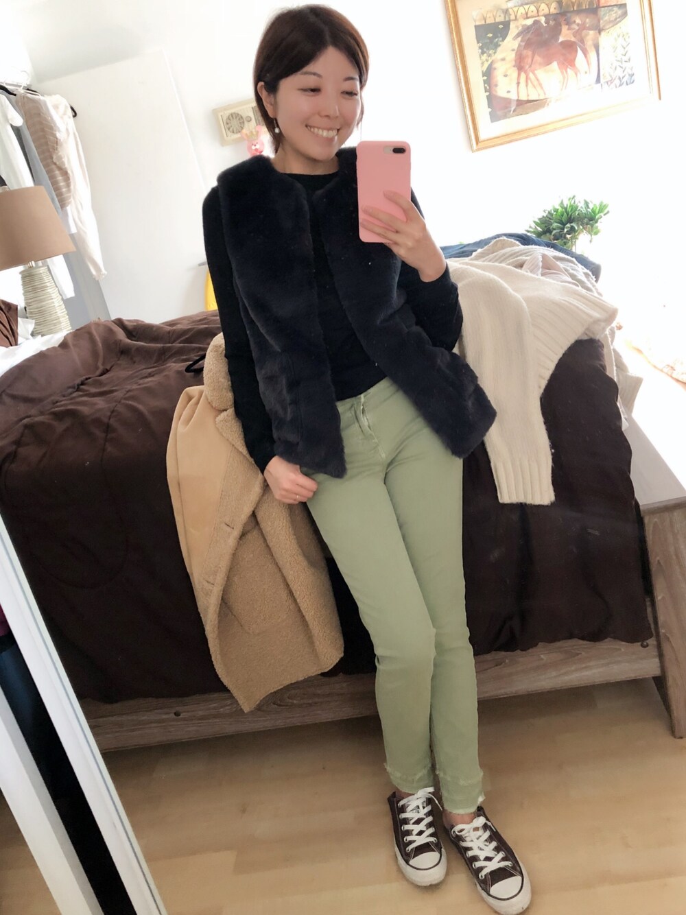 「秋のコーデ、パンツスタイル、大人カジュアル、きれいめカジュアル、ZARA、ZARA KIDS、converse、コンバース」｜「ZARA KIDSのアイテム（ベスト、ブルー系）」を使った、Gummy Gabさん（レディース・155cm）の秋コーディネートの1枚目の写真