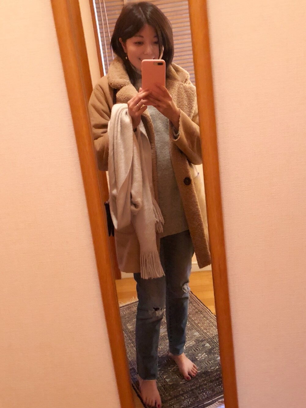 「シンプル、大人カジュアル、ニット、プチプラ、デニム、冬、ZARA、denim、タートルネックニット」｜「ZARA KIDSのアイテム（ジャケット/アウター、ベージュ系）」を使った、Gummy Gabさん（レディース・155cm）の冬コーディネートの1枚目の写真