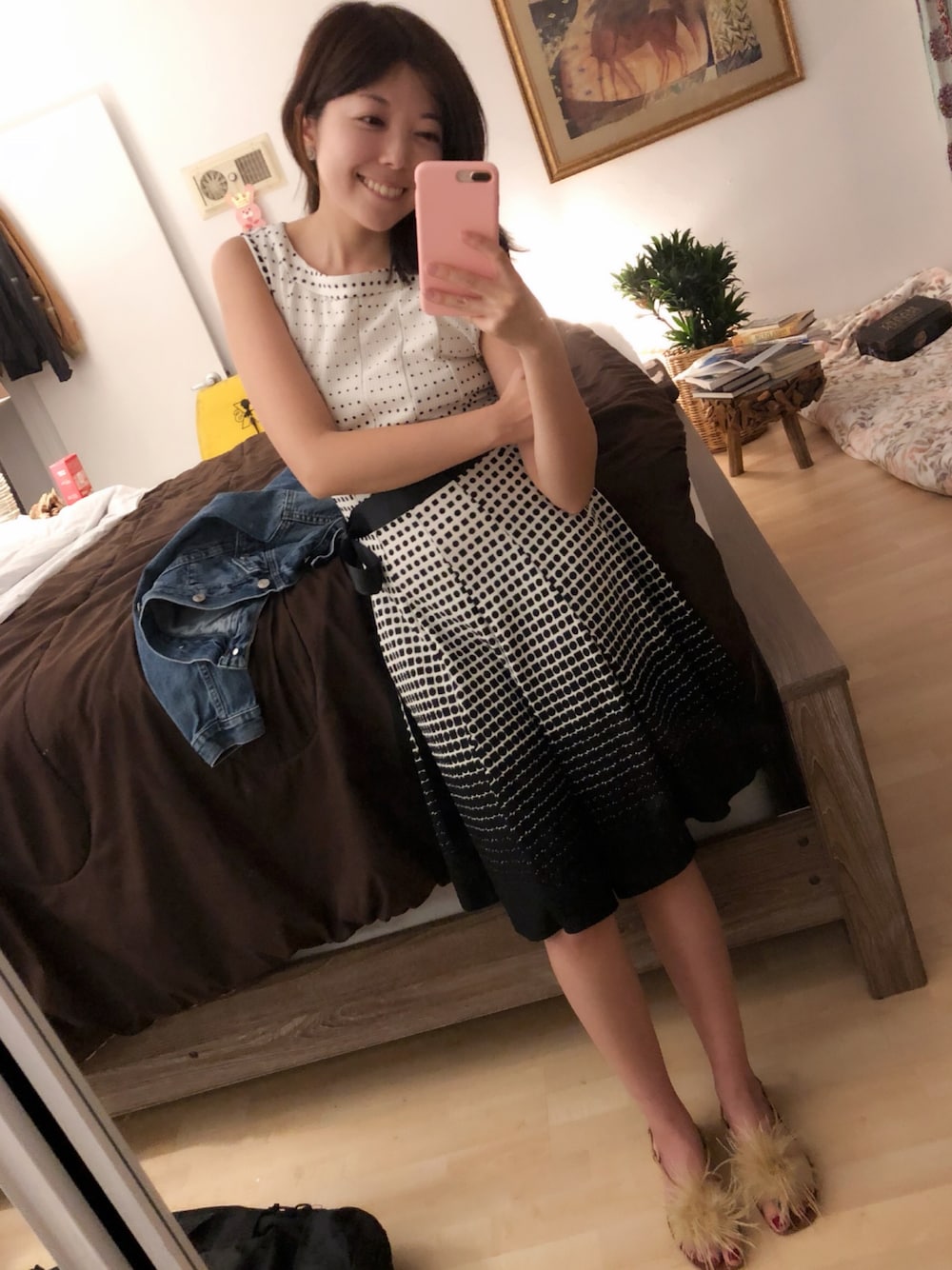 「ファー小物、ZARA、ガーリー、オトナガーリー、プチプラ、ワンピース、dress、onepiece、white」｜「ZARAのアイテム（サンダル、その他）」を使った、Gummy Gabさん（レディース・155cm）の冬コーディネートの1枚目の写真