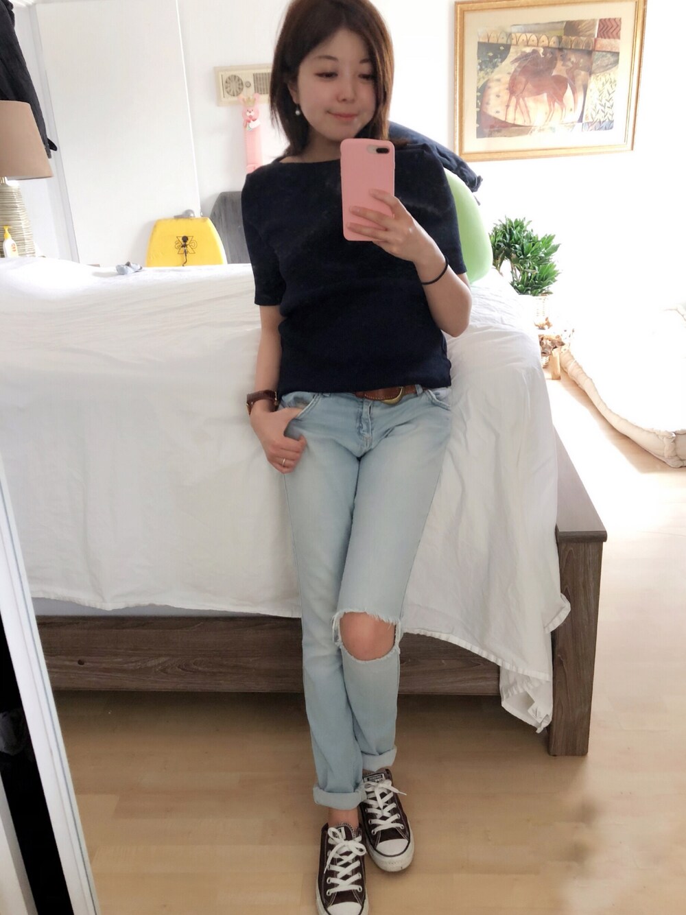 「シンプルコーデ、大人カジュアル、きれいめカジュアル、スニーカーコーデ、低身長、converse、デニムパンツ、vintage、VINTAGE、ZARA」｜「UNIQLOのアイテム（Tシャツ/カットソー、ブルー系）」を使った、Gummy Gabさん（レディース・155cm）の春コーディネートの1枚目の写真