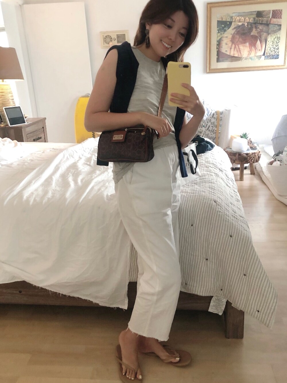 「夏、オトナカジュアル、シンプル、ラクチンコーデ、summer、ootd、ボディバッグ、white、TKEES、flip flops 」｜「Calvin Kleinのアイテム（メッセンジャーバッグ、ブラウン系）」を使った、Gummy Gabさん（レディース・155cm）の夏コーディネートの1枚目の写真