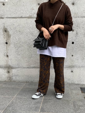 「UNIQLO（ユニクロ）のアイテム（Knitwear、ブラウン系）」を使った、hinataさん（レディース・155cm）の冬コーディネート