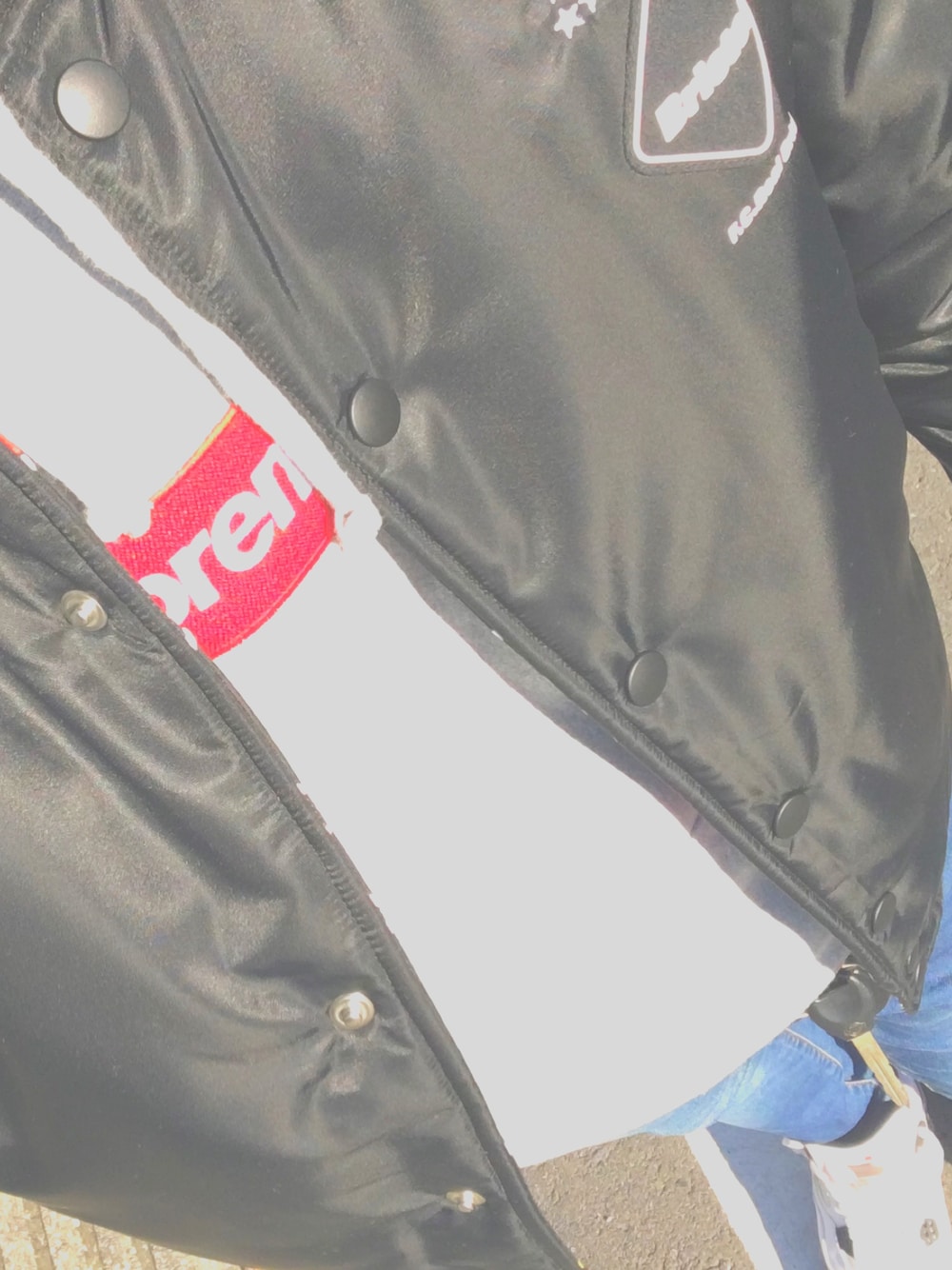 「新年一発目、初詣、初投稿、2017、supreme、AIR JORDAN、NIKE、FCRB、SOPHNET.、コカ・コーラ」｜「Supreme のアイテム（スウェット、グレー系）」を使った、sneaker_1994さん（メンズ・162cm）の冬コーディネートの1枚目の写真