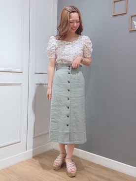 「MAJESTIC LEGON（マジェスティックレゴン）のスリムIラインスカート（スカート）」を使った、るんさん（レディース・163cm）の春コーディネート