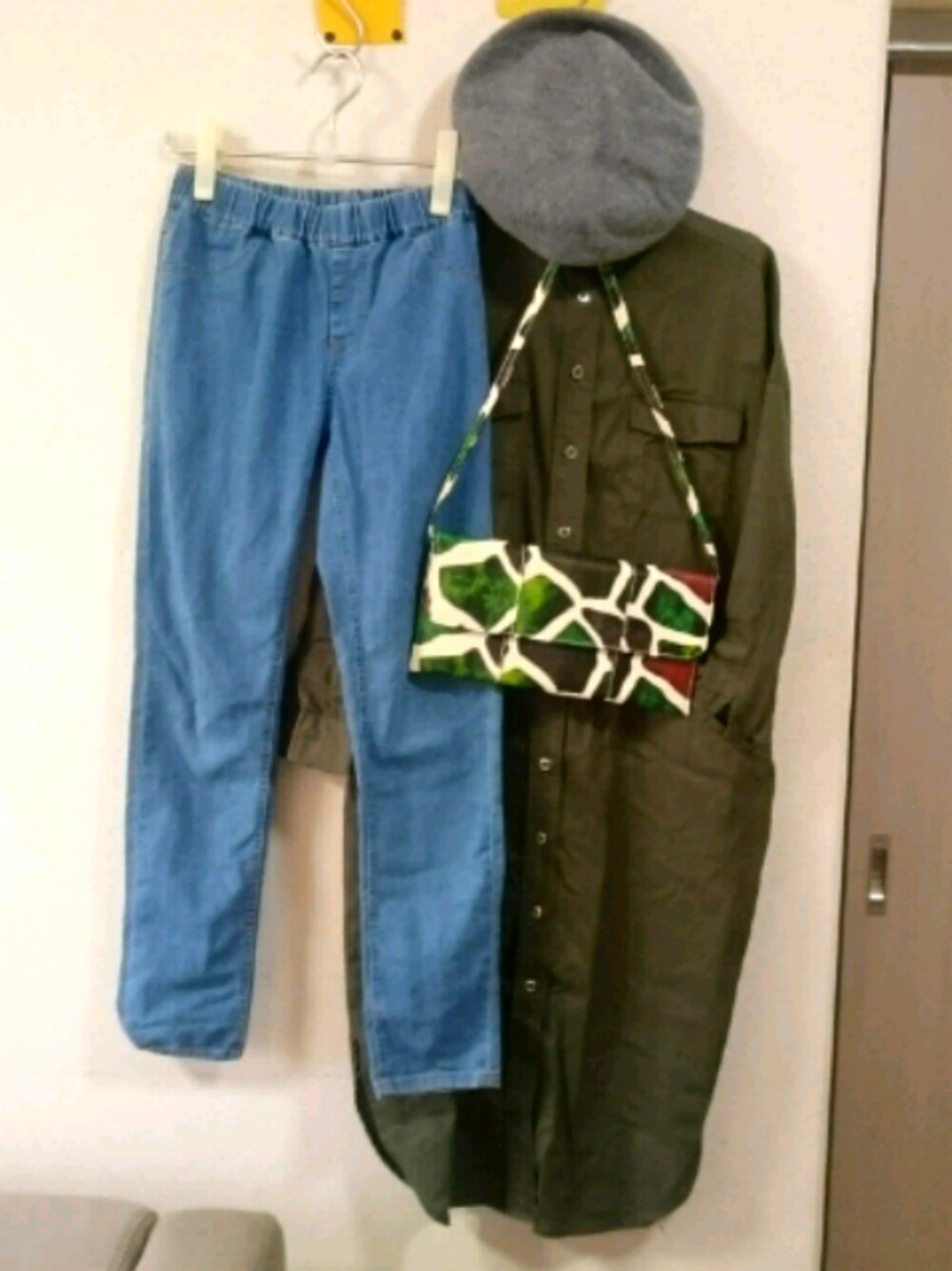 「フリマアプリ、プチプラ、シンプル」｜「JEANASISのミリタリーロングシャツワンピース/715834（ワンピース、グリーン系）」を使った、なまけものこさん（レディース・159cm）の秋コーディネートの1枚目の写真
