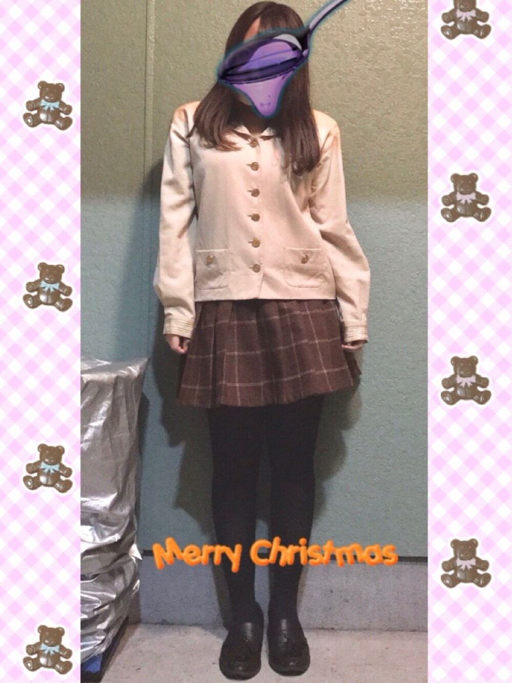 「メリークリスマス、セーラー服、ベージュセーラー、セーラー、チェックスカート、プリーツスカート、黒タイツ、ローファー」｜「PINK HOUSEのアイテム（その他トップス、ベージュ系）」を使った、めりりんさん（レディース・150cm）の冬コーディネートの1枚目の写真