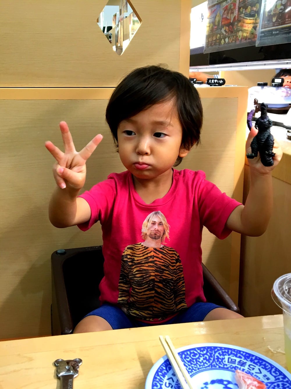 「JOEY HYSTERICのアイテム（Tシャツ/カットソー、ピンク系）」を使った、ひできさん（キッズ・90cm）の夏コーディネートの1枚目の写真