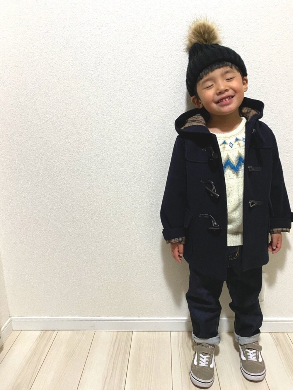 「男の子コーデ、4歳、ダッフルコート、ノルディック柄、デニム、バンズオールドスクール、ニット帽」｜「GLOBAL WORKの【キッズ】ダッフルコート/837346（ダッフルコート、ブルー系）」を使った、Ren☆さん（キッズ・100cm）の冬コーディネートの1枚目の写真