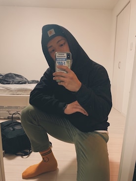 「部屋撮り」｜「アイテム（ニットキャップ/ビーニー）」を使った、reitaro1014さん（メンズ・178cm）の春コーディネート