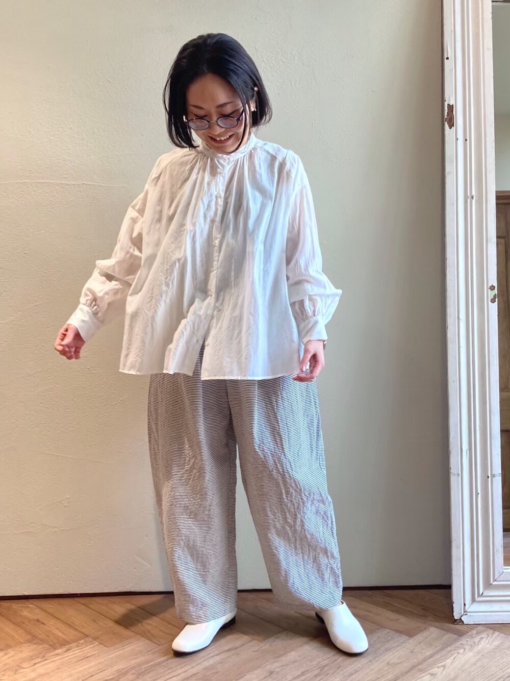 yuni（ユニ ）の「キュプラ混 ヘアライン パフスリーブブラウス