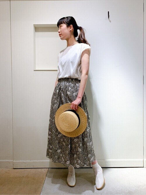 yuni gradation flowerプリントタックギャザースカート yuni（ユニ ）の「gradation flowerプリントタックギャザースカート