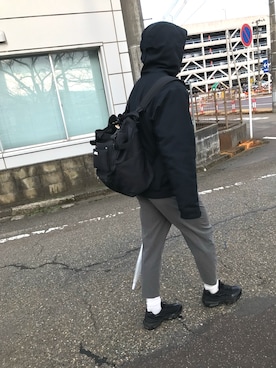 「コロンビア」｜「アイテム（マウンテンパーカー）」を使った、コミヤマさん（メンズ・177cm）の冬コーディネート