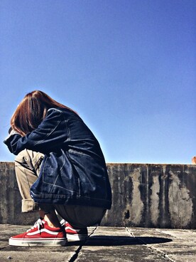 「VANS（バンズ）のアイテム（その他シューズ、レッド系）」を使った、长颈鹿KIKIさん（レディース）の冬コーディネート