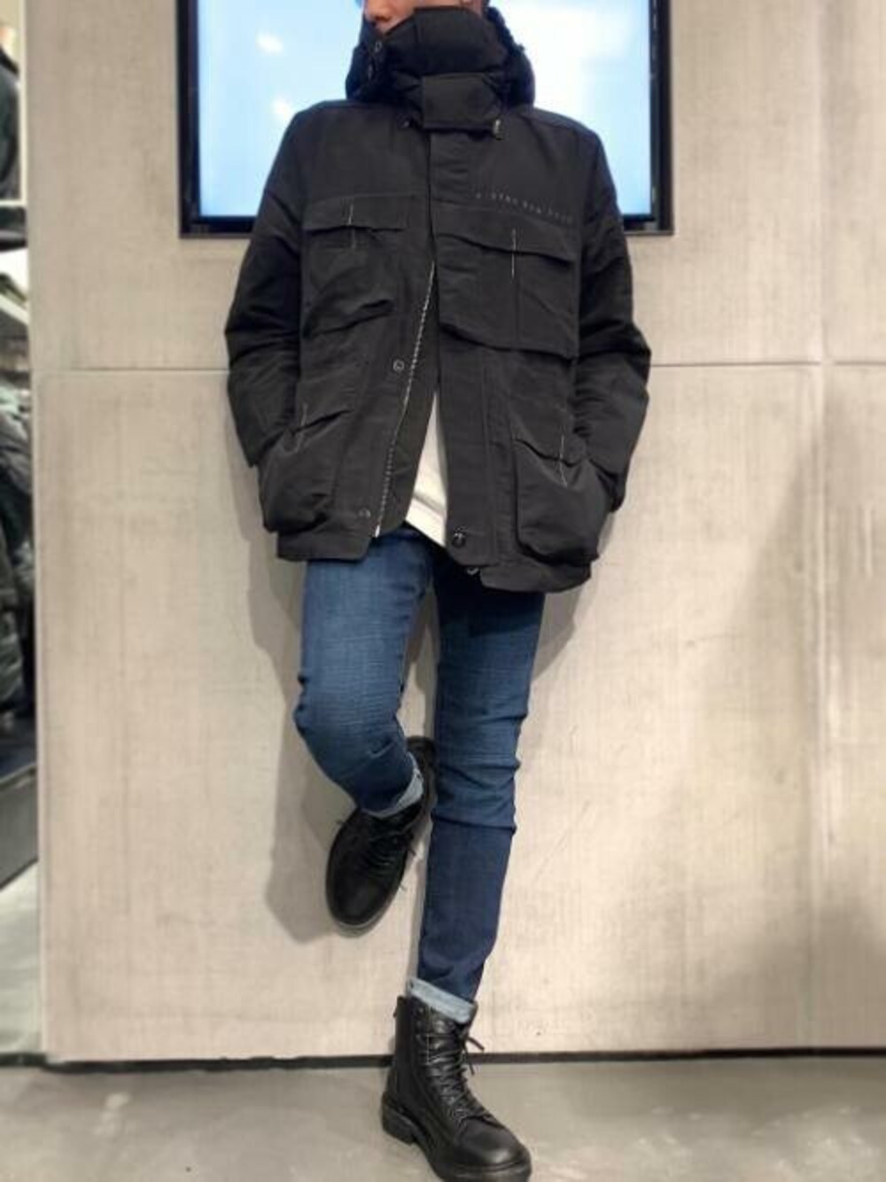 「アウター、ミリタリー、ブーツ、シンプル、ブラック、秋のコーデ、大人カジュアル、新作、スキニーデニム、G-STAR RAW(G-STAR RAW)」｜「G-STAR RAWのMULTIPOCKET FIELD JACKET（ミリタリージャケット、ブラック系）」を使った、G-Star RAWさん（メンズ・175cm）の秋コーディネートの1枚目の写真
