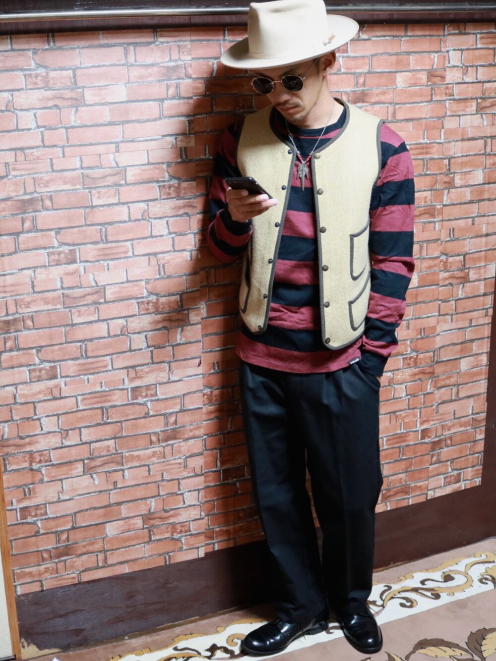 「SCHOTT、アメカジ、STETSON、LARRY SMITH、brownsbeach、ブラウンズビーチ、クラシックコーデ、秋のコーデ、おしゃれさんと繋がりたい、USNAVY」｜「STETSONのアイテム（ハット、ベージュ系）」を使った、KAZUKI YAMADAさん（メンズ・178cm）の秋コーディネートの1枚目の写真