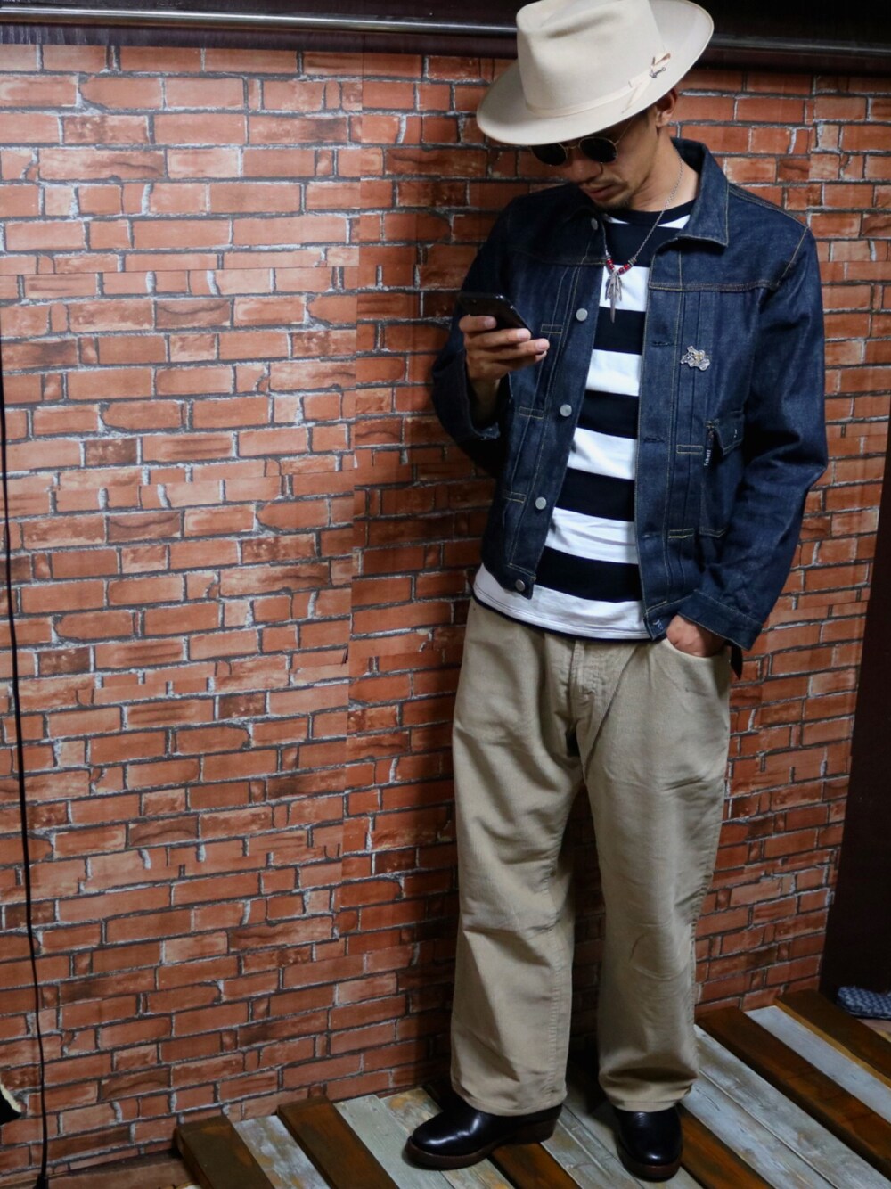 「SCHOTT、アメカジ、STETSON、LARRY SMITH、santarosa boots、クラシカル、クラシックコーデ、wearhalloween2018、おしゃれさんと繋がりたい、秋のコーデ」｜「STETSONのアイテム（ハット、ベージュ系）」を使った、KAZUKI YAMADAさん（メンズ・178cm）の秋コーディネートの1枚目の写真