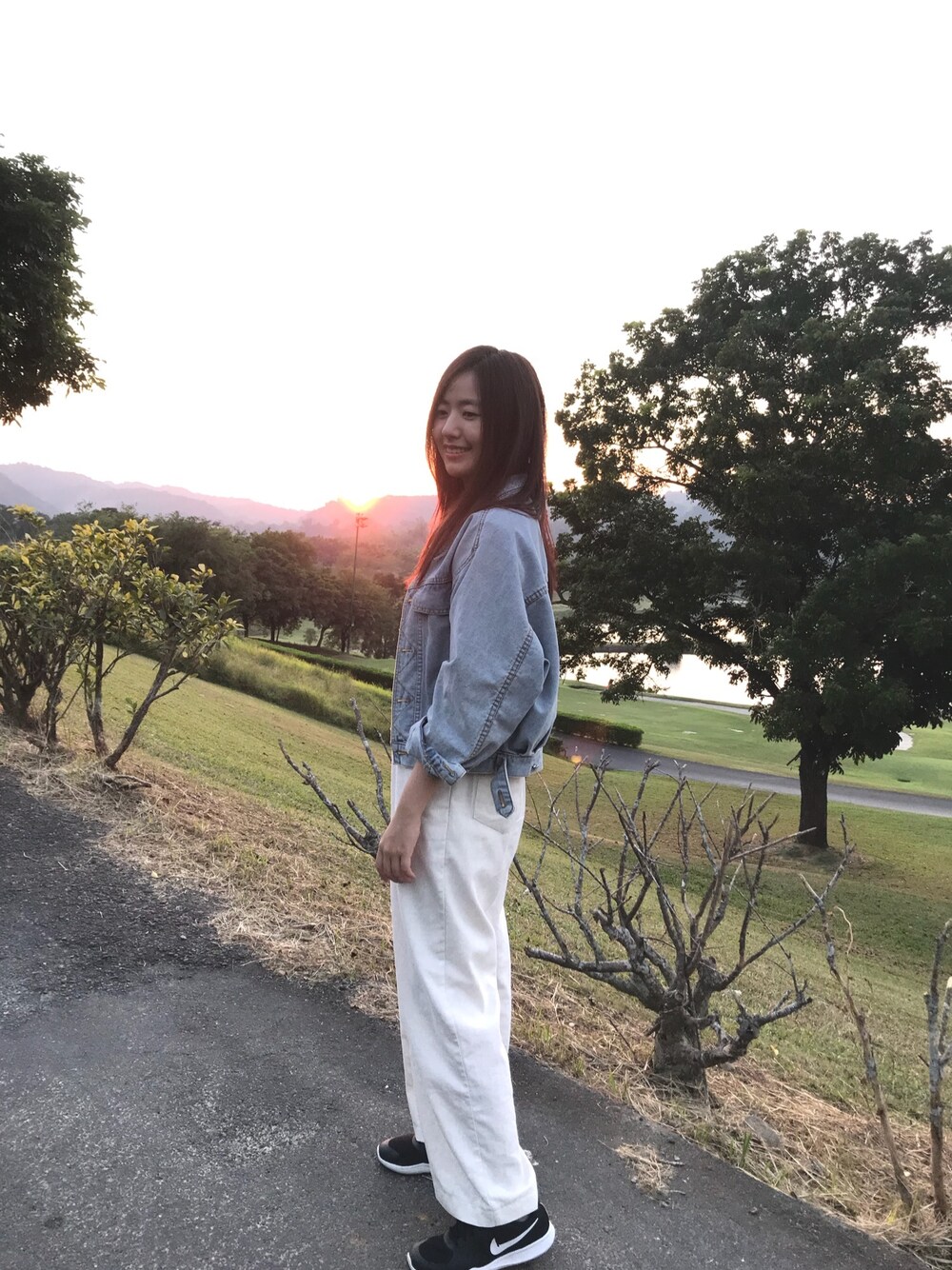 「Taiwan」｜「QUEEN SHOPのアイテム（その他パンツ、ベージュ系）」を使った、Chantalさん（レディース・161cm）の冬コーディネートの1枚目の写真