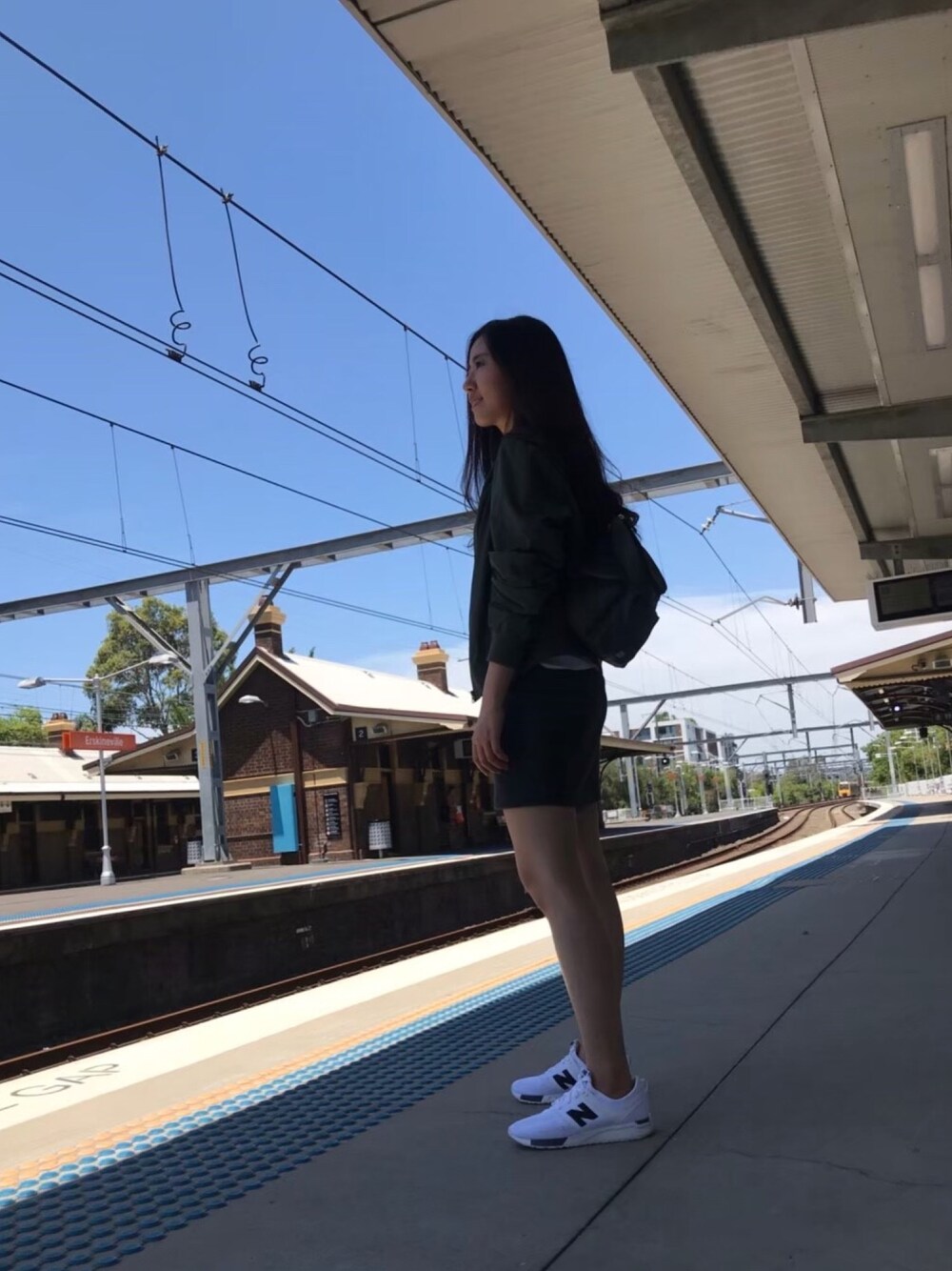 「sydney」｜「UNIQLOのアイテム（MA-1、グリーン系）」を使った、Chantalさん（レディース・161cm）の冬コーディネートの1枚目の写真
