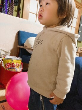 「Moujonjon（ムージョンジョン）のアイテム（パンツ）」を使った、ぺこ米さん（キッズ・80cm）の春コーディネート