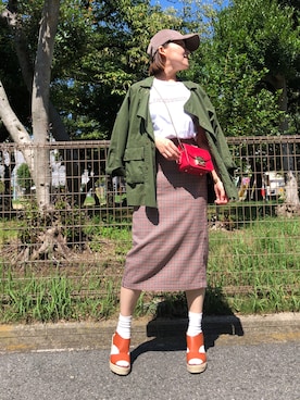 「ナロースカート」｜「アイテム（ミリタリージャケット）」を使った、kaorinnさん（レディース・158cm）の秋コーディネート