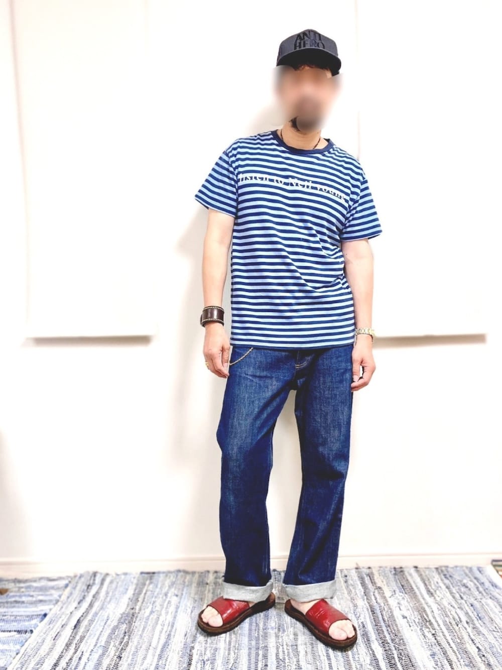 「リラックススタイル、シンプルコーデ、ゆるコーデ、カジュアルコーデ、Tシャツ、いいね、save、フォローお願いします🤑、サンダル、40代ファッション、40代男性、春」｜「tr.4 suspensionのアイテム（Tシャツ/カットソー、ブルー系）」を使った、kotakahashi 相互さん（メンズ・173cm）の春コーディネートの1枚目の写真