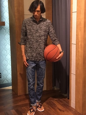 Suguru Yoshizakiさん（メンズ・178cm）の春コーディネート