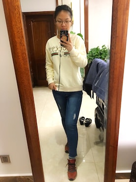 「GUCCI（グッチ）のアイテム（パーカー、ベージュ系）」を使った、LL咚咚咚さん（レディース・166cm）の秋コーディネート