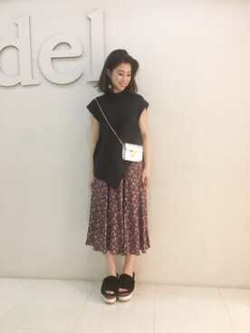 「SNIDEL（スナイデル）のアイテム（パンプス）」を使った、reia uchiyamaさん（レディース・161cm）の春コーディネート