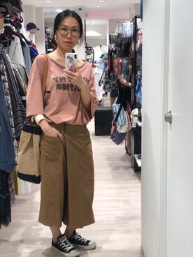 「BROWN」｜「アイテム（アクセサリー）」を使った、Yukki Liさん（レディース・158cm）の夏コーディネート