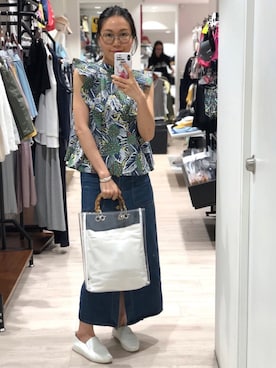 「アイテム（レインシューズ、ホワイト系）」を使った、Yukki Liさん（レディース・158cm）の夏コーディネート