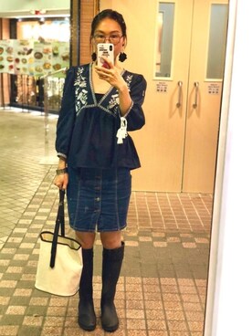 「blue」｜「アイテム（レインシューズ）」を使った、Yukki Liさん（レディース・158cm）の秋コーディネート