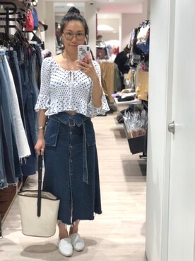 「アイテム（レインシューズ、ホワイト系）」を使った、Yukki Liさん（レディース・158cm）の秋コーディネート