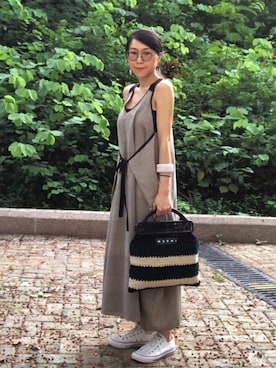 「アイテム（バングル/リストバンド、ホワイト系）」を使った、Yukki Liさん（レディース・158cm）の夏コーディネート