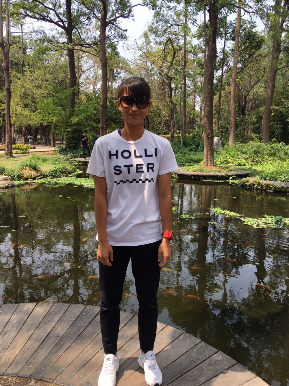 「GUCCIのアイテム（ファッション雑貨、ブラウン系）」を使った、Liangchunさん（レディース・164cm）の秋コーディネートの1枚目の写真